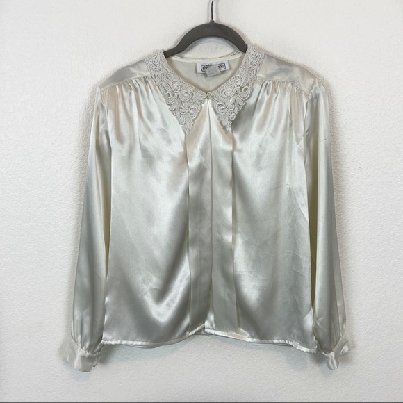 Vintage Tops - Vintage Petite Impressions Satin Blouse Lace Trim